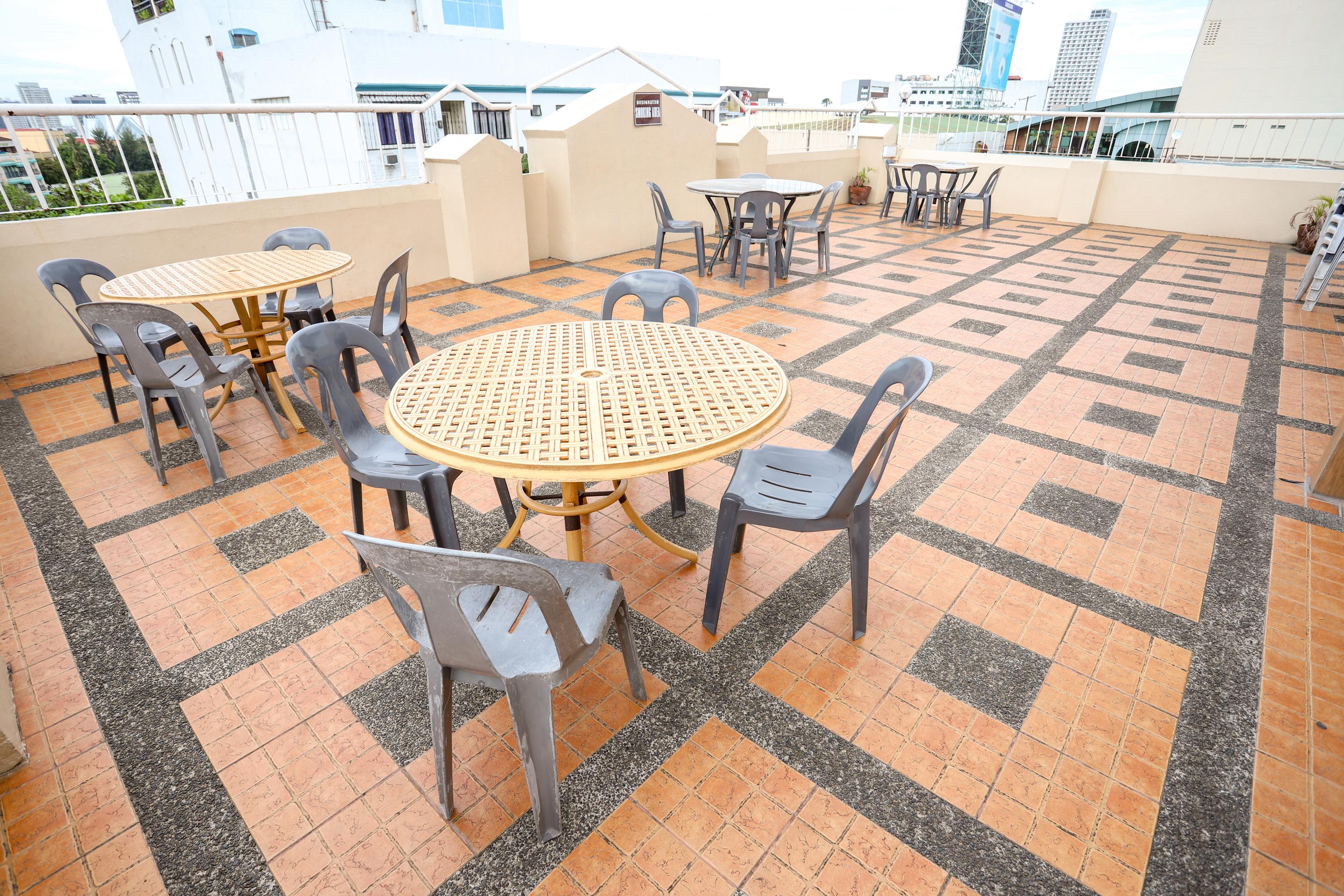 Oyo 210 Apple Tree Suites Себу Экстерьер фото